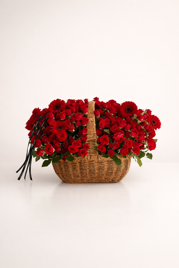 this is a floral arrangment done by zamarqa.com in doha qatar.